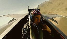 Jurassic Vs Top Gun 2: la nostalgia in sala per un pieno di incassi