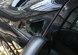 Park Stura, tornano i vandali: «Spaccati i vetri delle auto»
