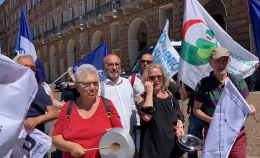 Torino, associazioni dei consumatori in piazza Castello contro il caro vita [VIDEO]