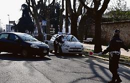 Aggredisce la gente in strada: caccia all’egiziano misterioso