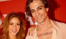 Stavolta Dagospia vola alto. Shakira: gli occhi su Damiano