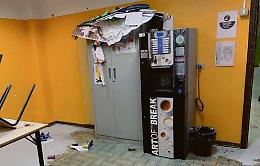 Presi i vandali della scuola: i genitori rimborsano i danni