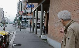 Ferito nella notte in via Sansovino: «Nessuno sparo, sono caduto…»