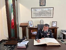 Carabinieri, l'omaggio alle bandiere del nuovo comandante Di Stasio [FOTO]
