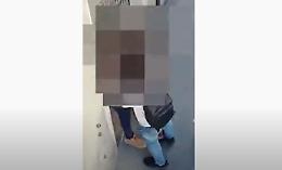 Rissa in via Malone, botte in strada sotto gli occhi dei residenti [VIDEO]