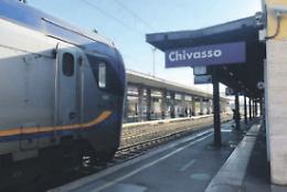 Rissa alla stazione: ubriaco aggredisce dei ragazzi e si scatena un parapiglia