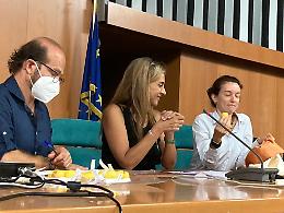 Ecco le nuove schede elettorali: estrazione con gli ovetti Kinder [FOTO E VIDEO]