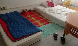 L'ufficio del Giudice di Pace diventa una camera da letto per i disperati