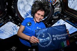 AstroSamantha saluta Torino: «La capitale dell’aerospazio»
