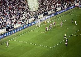 «Gol di Milik regolare». L’Aia spiega: «Var non aveva quelle immagini»
