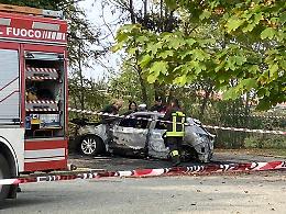 San Maurizio Canavese, cadavere carbonizzato in un'auto [FOTO e VIDEO]