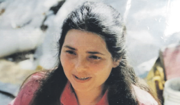 Qualcuno ha obbligato Giusy la cantastorie a salire su un furgone e dopo l'ha uccisa