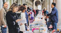 Portici di Carta al via: «Con il caro materiali ora i clienti latitano» [VIDEO]