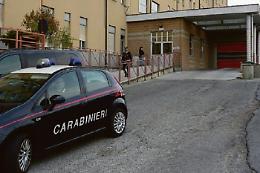 Lite in famiglia a colazione, 19enne sfregia il patrigno