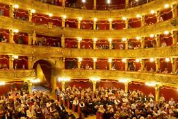 C’è “Servo di scena”: «Un inno all’amore per il nostro teatro»