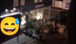 Rapina al bancomat con una ruspa: un testimone filma tutto