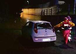 Sindaci in piazza per Rostagno: «La sua condanna è assurda»