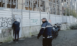 Caccia allo stupratore del campus tra le tende della ex Westinghouse