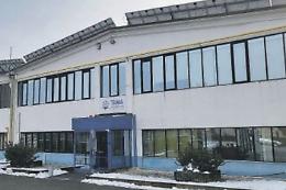 Accoltellato da un collega in fabbrica