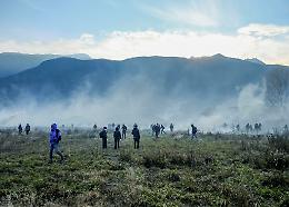 Petardi, pietre e i gas: in valle torna la guerra tra la polizia e i No Tav