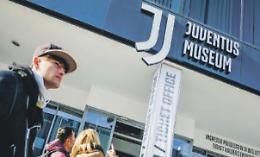 Terremoto Juve, i tifosi hanno paura: «Rischiamo la Serie B, ma è giusto chiarire»