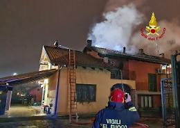 Incendio in abitazione a Torrazza Piemonte: intervento dei vigili del fuoco [FOTO]
