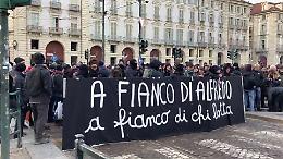 Caso Cospito, presidio anarchico in piazza Cln a Torino
