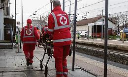 Donna travolta dal treno in stazione, circolazione in tilt sulla linea Torino-Milano