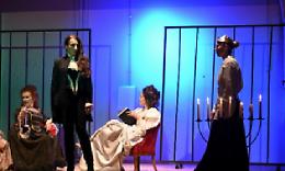 Teatro, riscaldamento alle stelle: una raccolta fondi per salvarlo