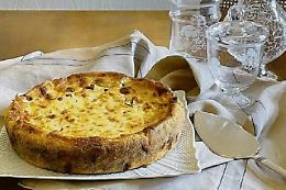 Semolino, ricotta e formaggio alla base del migliaccio salato