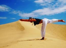 A lezione di yoga con Paola Raho