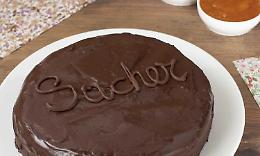 Da Vienna ecco la torta Sacher: un mix di cioccolato e albicocca