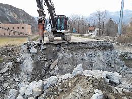 Viabilità Susa, demolito il ponte sul rio Scaglione [LE FOTO]