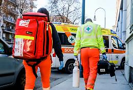 Tragedia in casa: donna di 39 anni muore soffocata da un boccone di cibo
