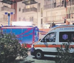 Incendio in un appartamento: una donna in coma per il fumo
