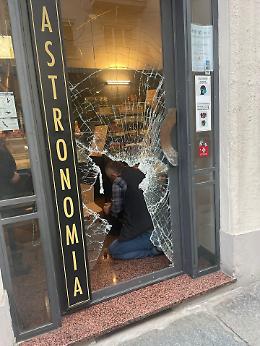 Spaccate nei negozi: un fermo e due arresti dopo il grido d’aiuto dei commercianti