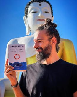 Dal poker ai viaggi al buddismo: «Così ho cambiato la mia vita»