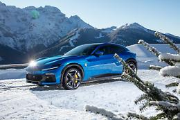 700 cavalli, ruote alte e quattro posti: ecco la Ferrari che non c'era! 