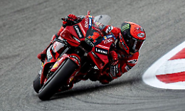 MotoGp, Bagnaia resta senza benzina: ecco cosa è successo nella prima giornata di Libere in Indonesia