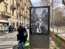 Italy is gay! Il Banksy torinese colpisce ancora