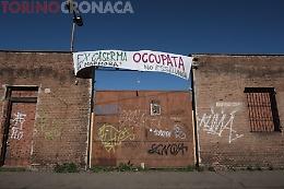Occupata l’ex caserma La Marmora: «Così fermiamo l’ennesimo supermercato»