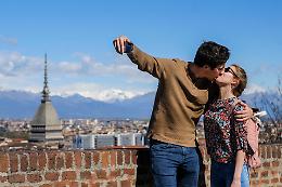 Torino città da selfie e i turisti si scoprono influencer e tiktoker