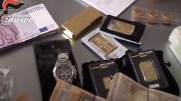 Sequestrati e derubati di 5 milioni in lingotti d'oro vinti con il Gratta&Vinci, arrestati 4 banditi