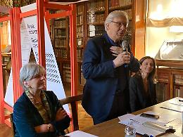 Vittorio Sgarbi bacchetta i Musei Reali: «Altro che copie: l'Autoritratto può essere sempre esposto»