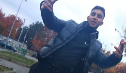 Morto a 22 anni soffocato nel raccoglitore degli abiti usati 