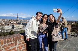 Ponti da tutto esaurito, boom di turisti e lunedì torna il sole