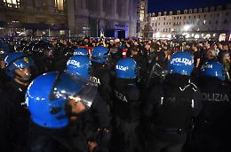 25 aprile, scontri al corteo di Torino (LE FOTO) 