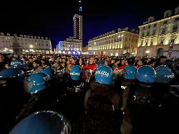 25 aprile: le cariche in piazza Castello a Torino (il video)
