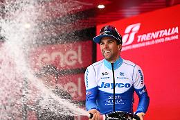 Giro d'Italia, Michael Matthews 
vince in volata sul traguardo di Melfi