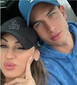 Lady Tatangelo allo scoperto
Ecco chi è il suo nuovo amore